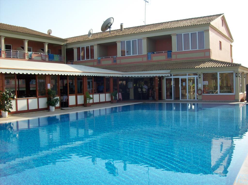 Thomas Bay Hotel Agios Stefanos Avliotes  Exteriér fotografie